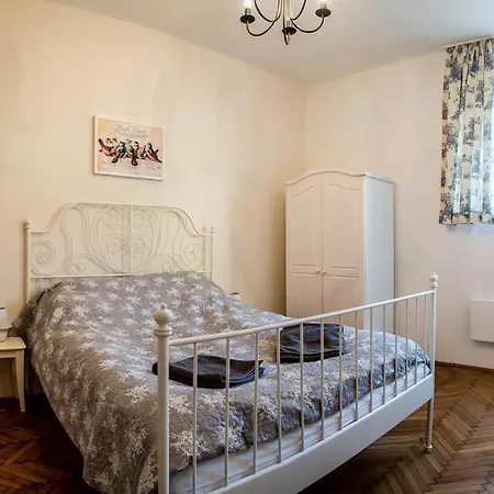 Zsolt Apartment *